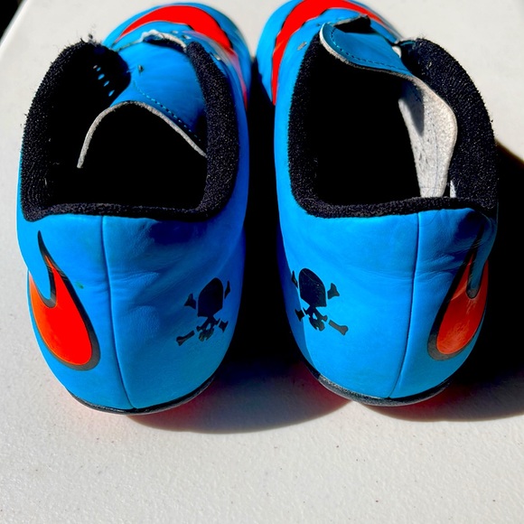 Nike Boy’s Soccer Cleats - Picture 3 of 5